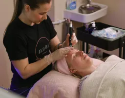 Adalia Salon